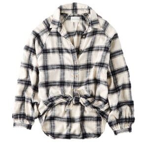 American Eagle Outfitters Navy and White Button Down Shirt